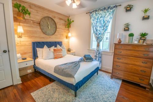 North-Central Apartment | Pelican Hideaway - Charming Home & Entire Backyard