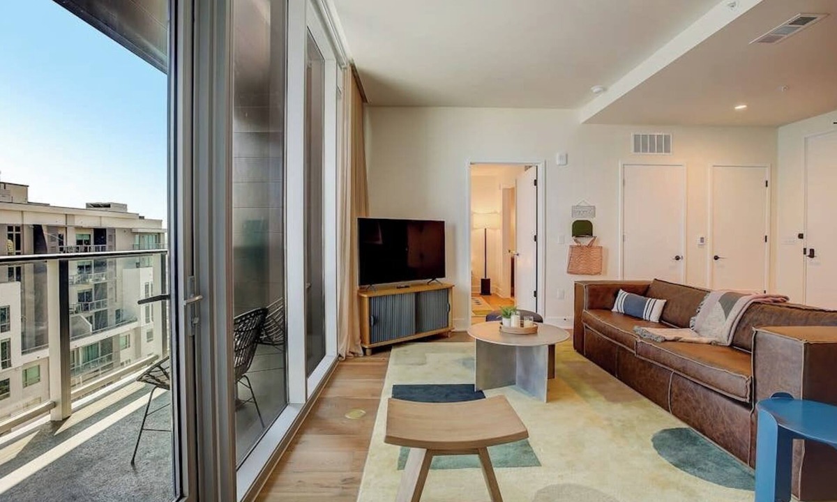 Rainey Street Historic District Condo | Penthouse with river view balcony, rooftop pool & prime location, dog-friendly