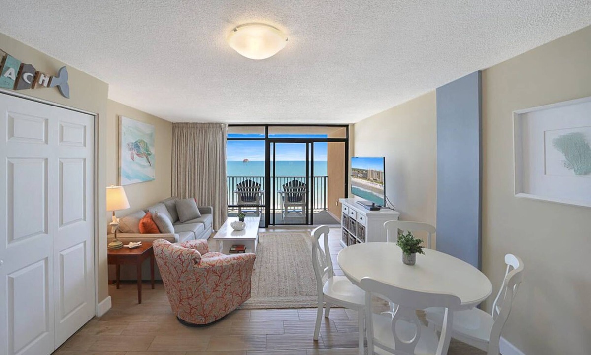 Ash Condo | Perfect 1-bedroom ocean front condo in charming North Myrtle Beach sleeps 6