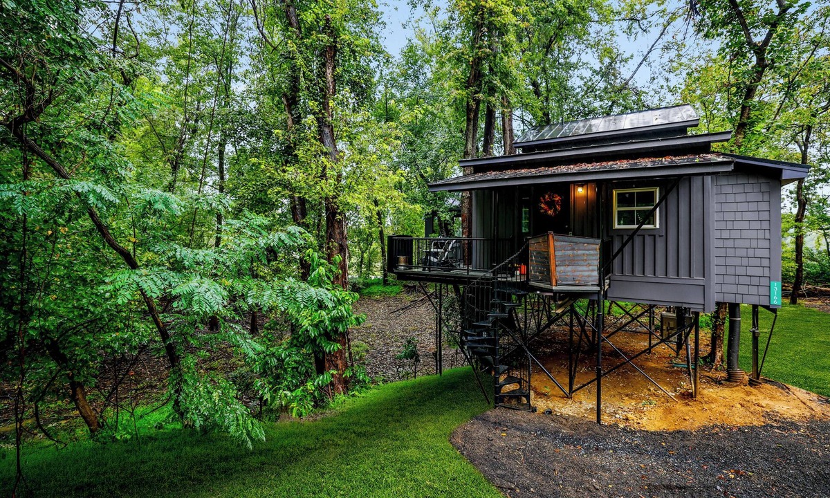 Tuscarora House | Perfect 2-bedroom Treetop Bungalow Treehouse