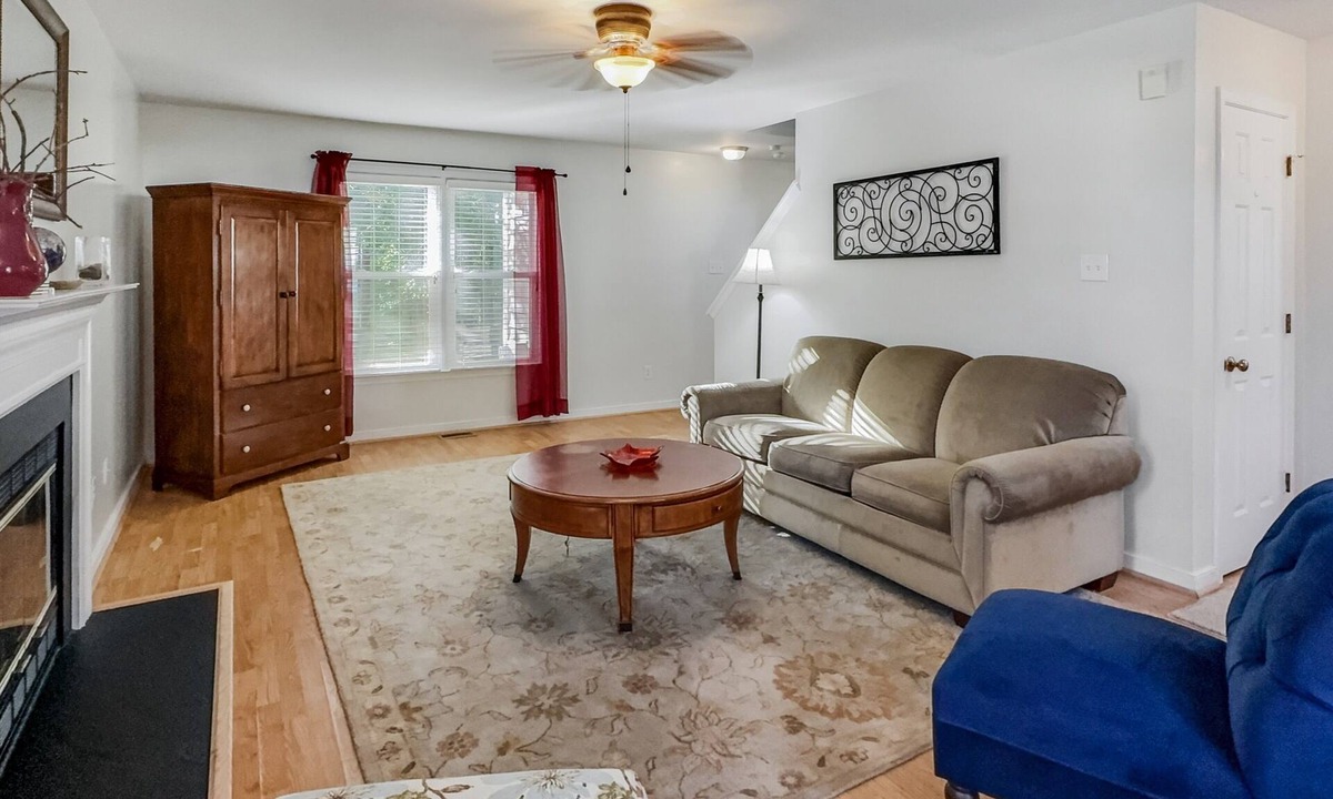 Glen Allen House | Perfect for Extended Stays! Fenced Yard, Pet Friendly!
