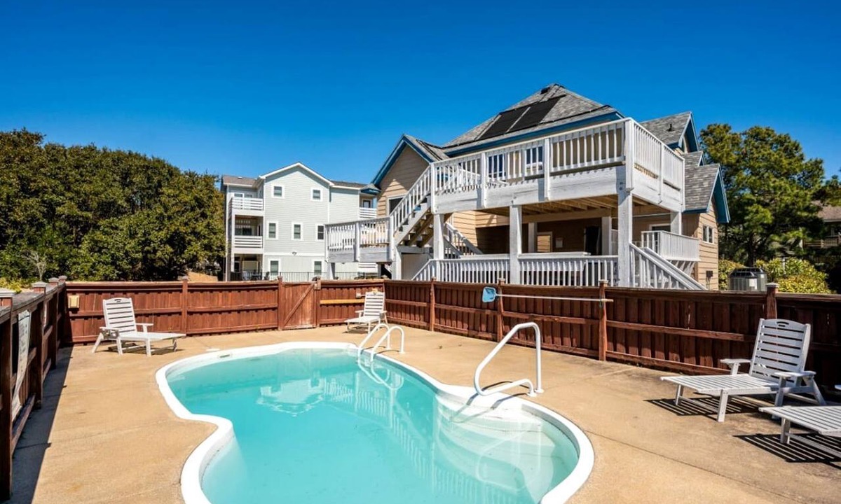 Whalehead Beach Cottage | Pet Friendly Coastal Cottage in Corolla, North Carolina, Complete with Outdoor Pool and Private Hot Tub