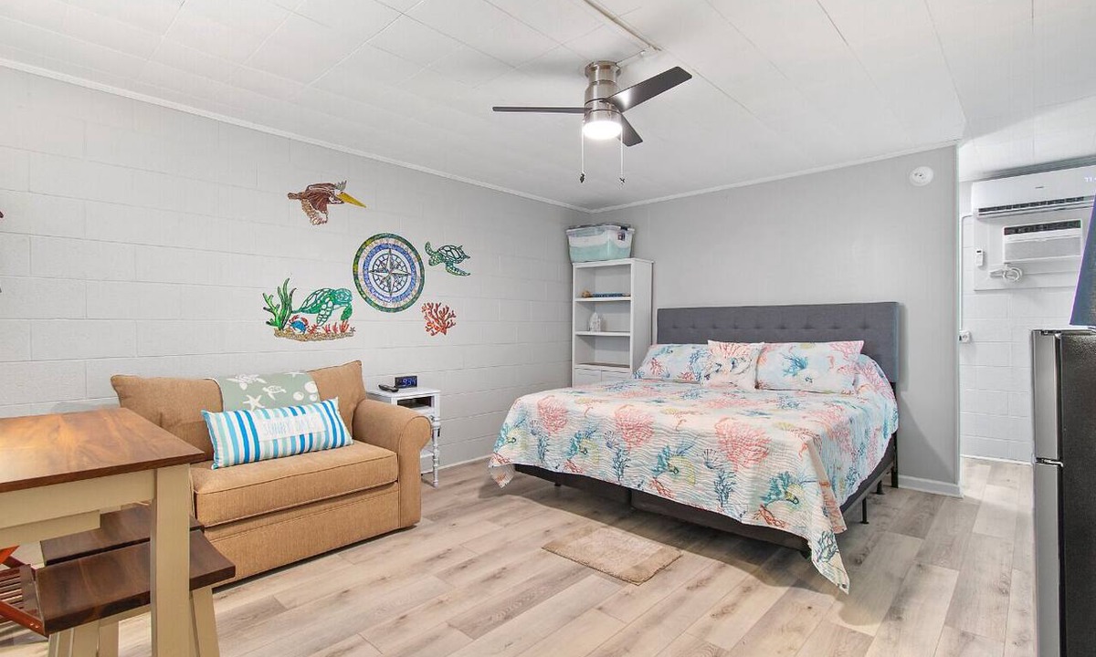 Sunset Beach Condo | Pet Friendly Efficiency Near Beach
