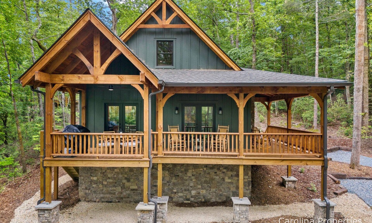 Lake Lure Cottage | Pet Friendly, Fireplace, Hot Tub, Internet - Bear Paw by Carolina Properties,