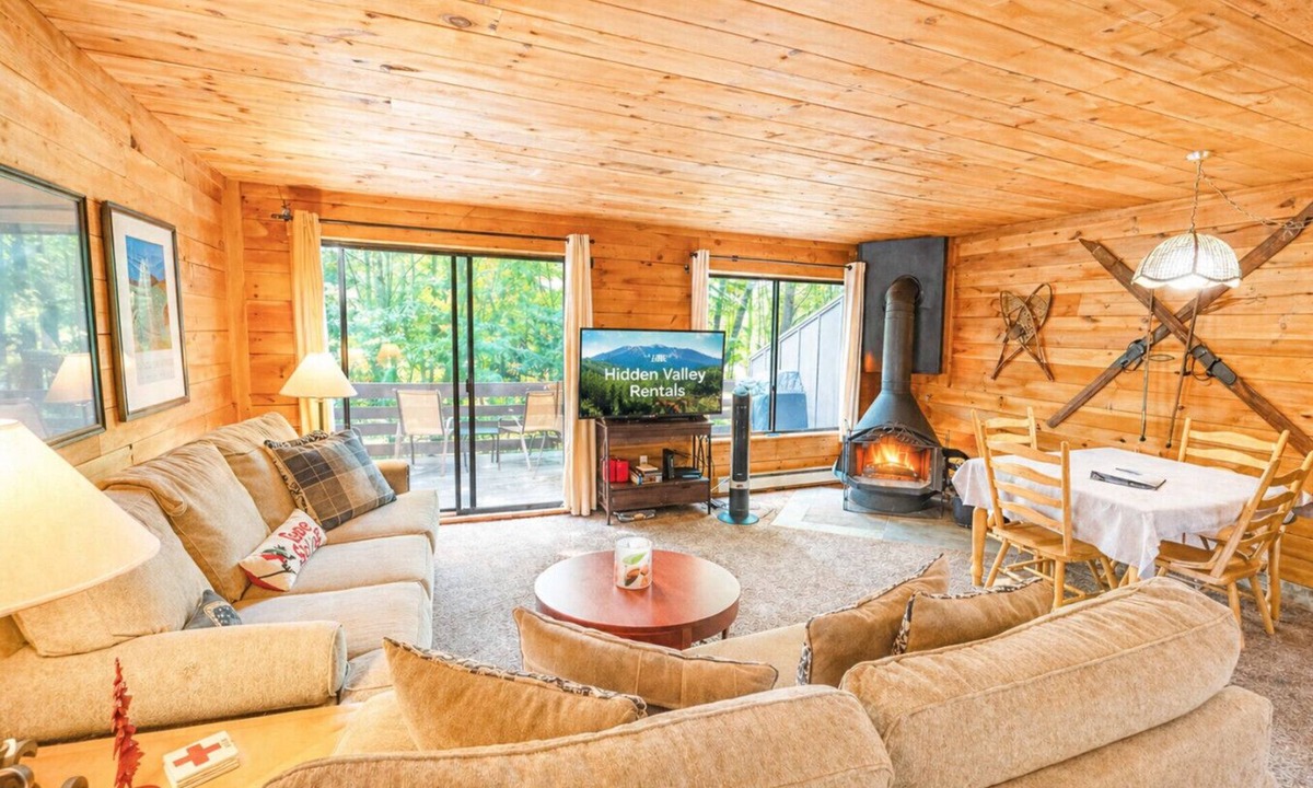 Hidden Valley Apartment | Pet-Friendly, Pool Access, Walk to Lake