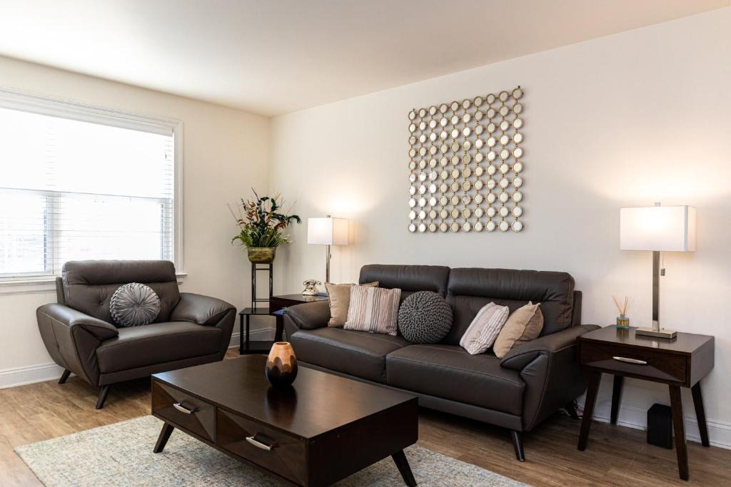 Museum District Apartment | *Pet Friendly* stay in Historic Carytown