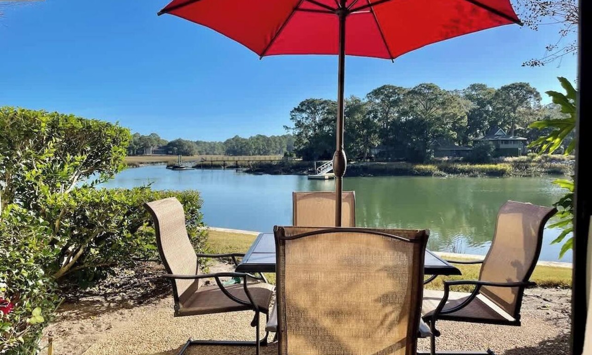 South Beach Condo | Pet Friendly Luxury Villa Lagoon Views Hilton Head