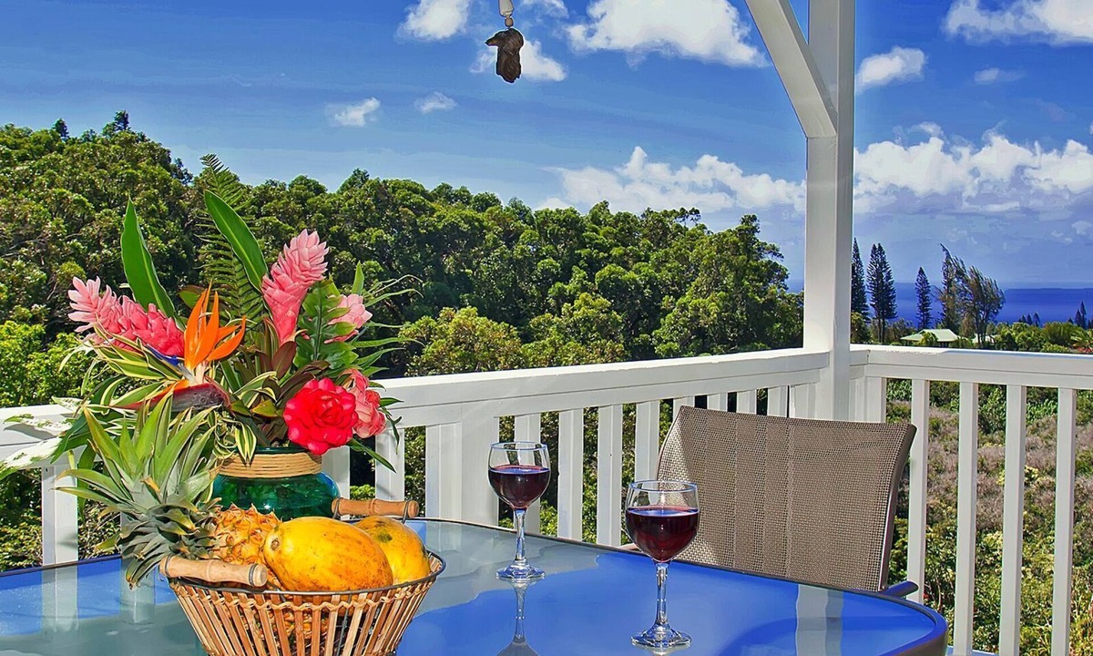 Pauwela Cottage | Pineapple Cottage B&B Vacation Rental Haiku Maui, Lic#BBPH2015/0011