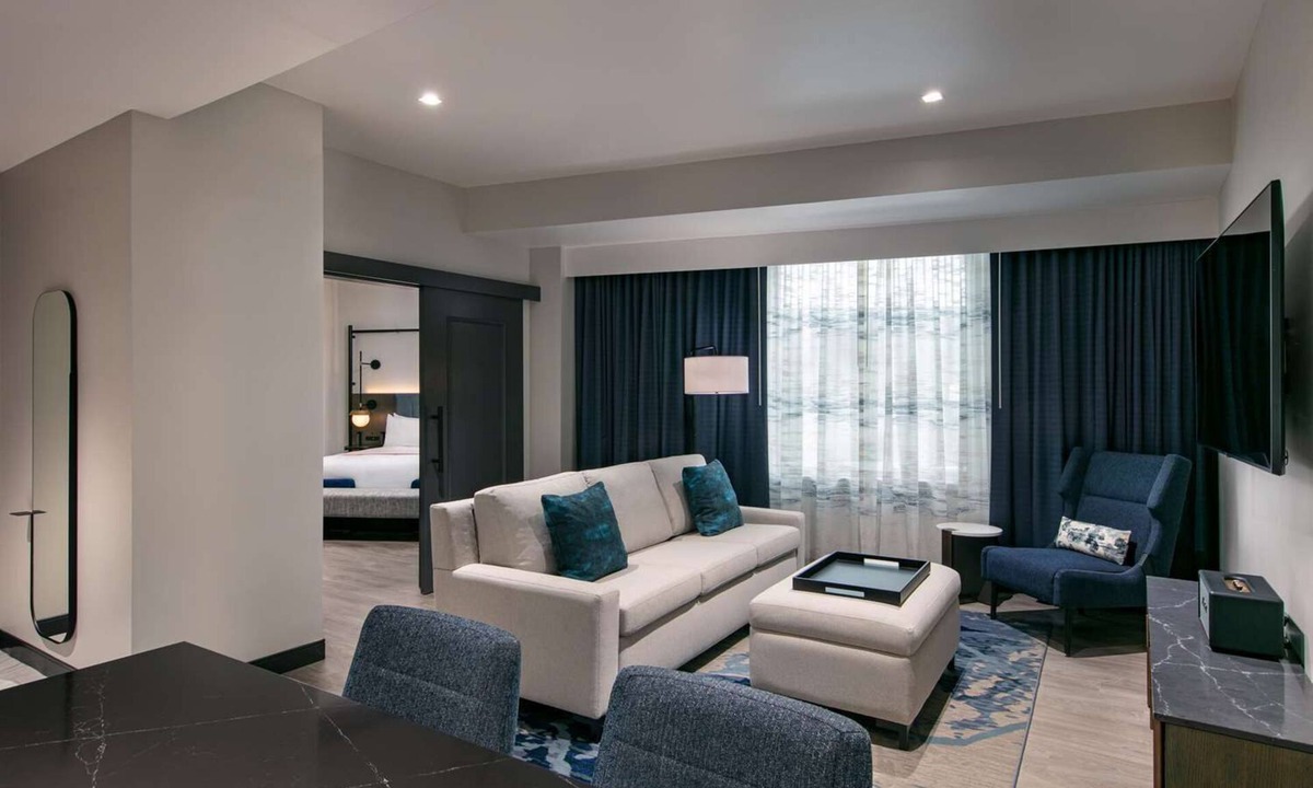 North Capitol Street Hotel | Pleasant Stay, Prime Location! 1BR Suite with Atrium Gallery View, Pets Allowed!
