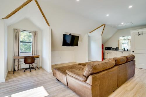 Weatherford Apartment | Pool, Fire Pit! Farm Retreat Near Dwtn Weatherford