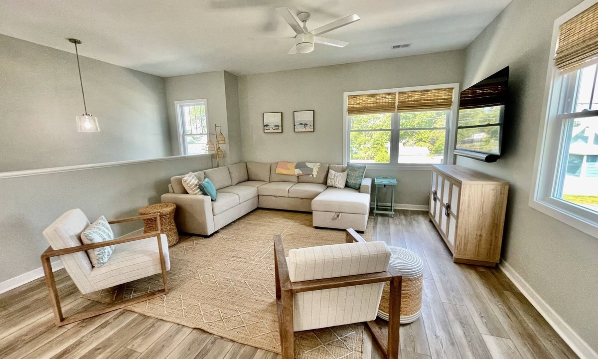 Issue House | Potomac Paradise - Water views within short walk to Colonial Beach, VA
