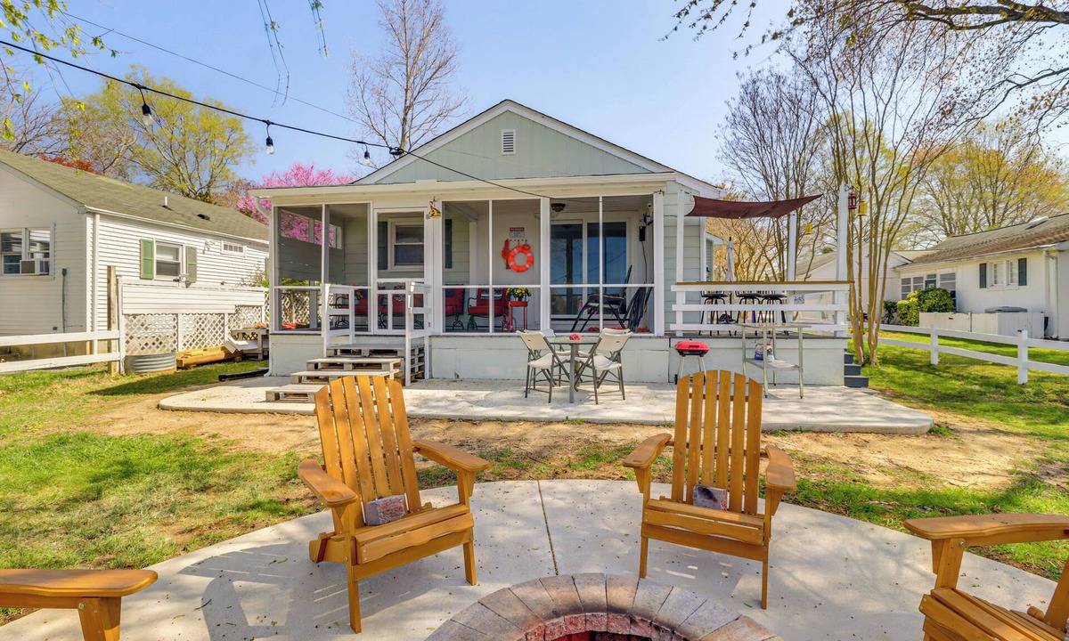 Dahlgren House | Potomac River Getaway: Walk to Marina!