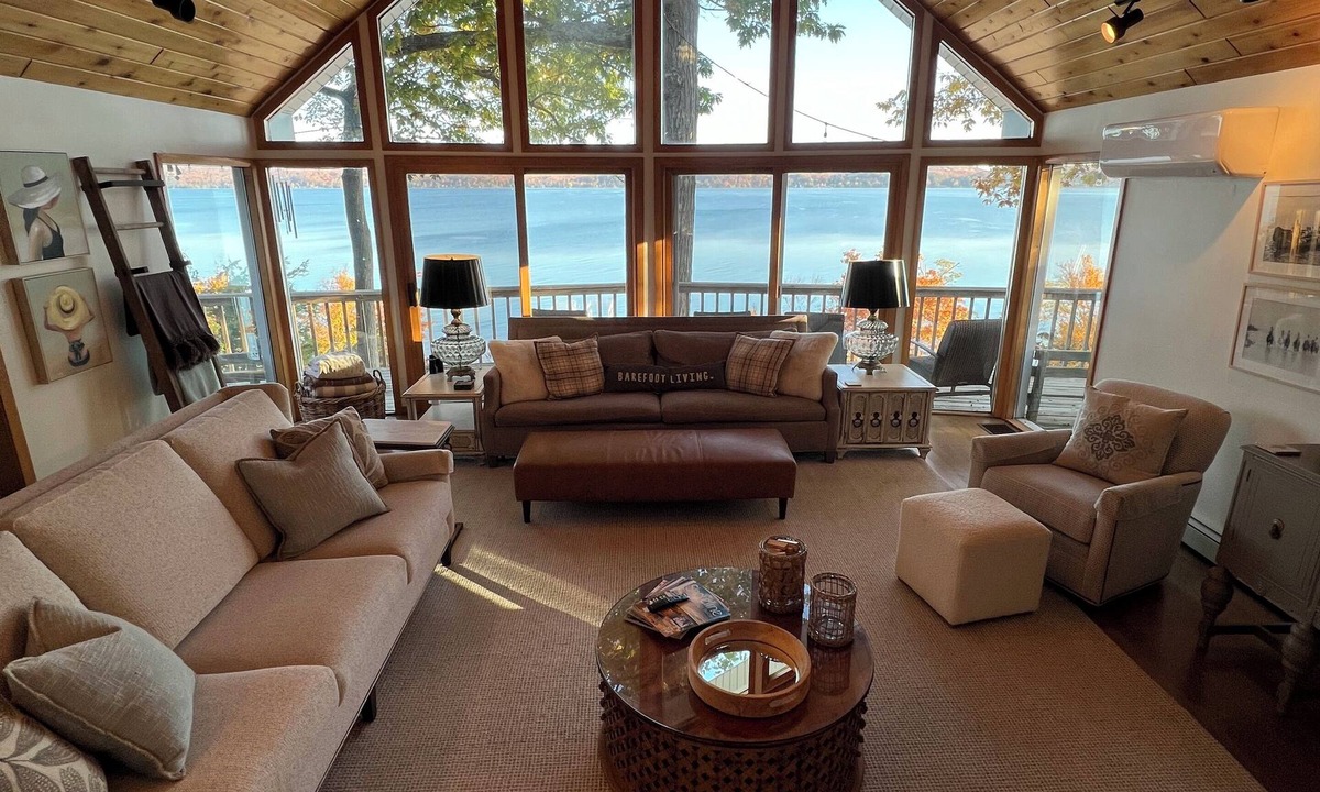 Beulah House | PRIME SUMMER & FALL OPENINGS-BEAUTIFUL LAKE RETREAT-SLEEPS 20