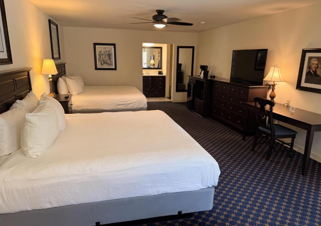 Williamsburg Hotel | Princess Anne Hotel, SureStay Collection by Best Western