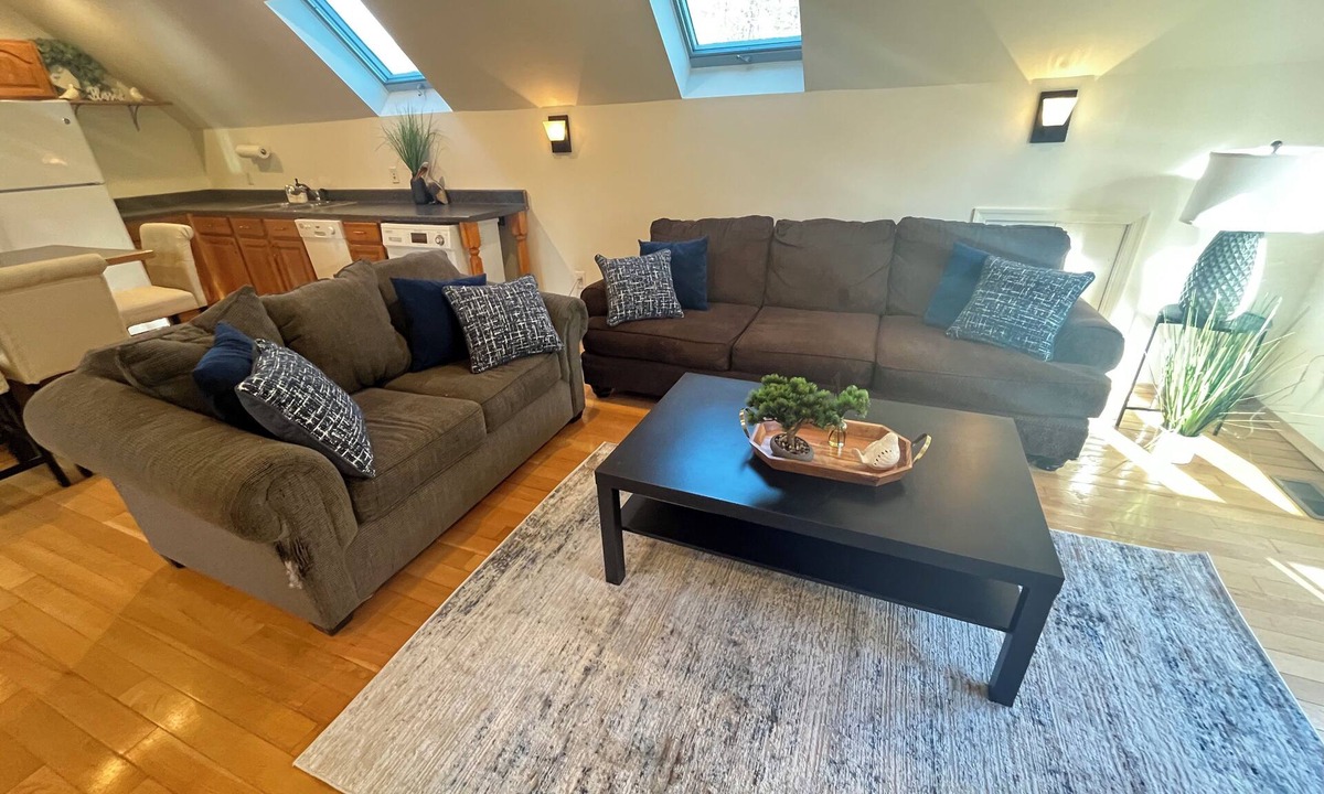 Hollywood Apartment | Private 1 BR Woodland Getaway
