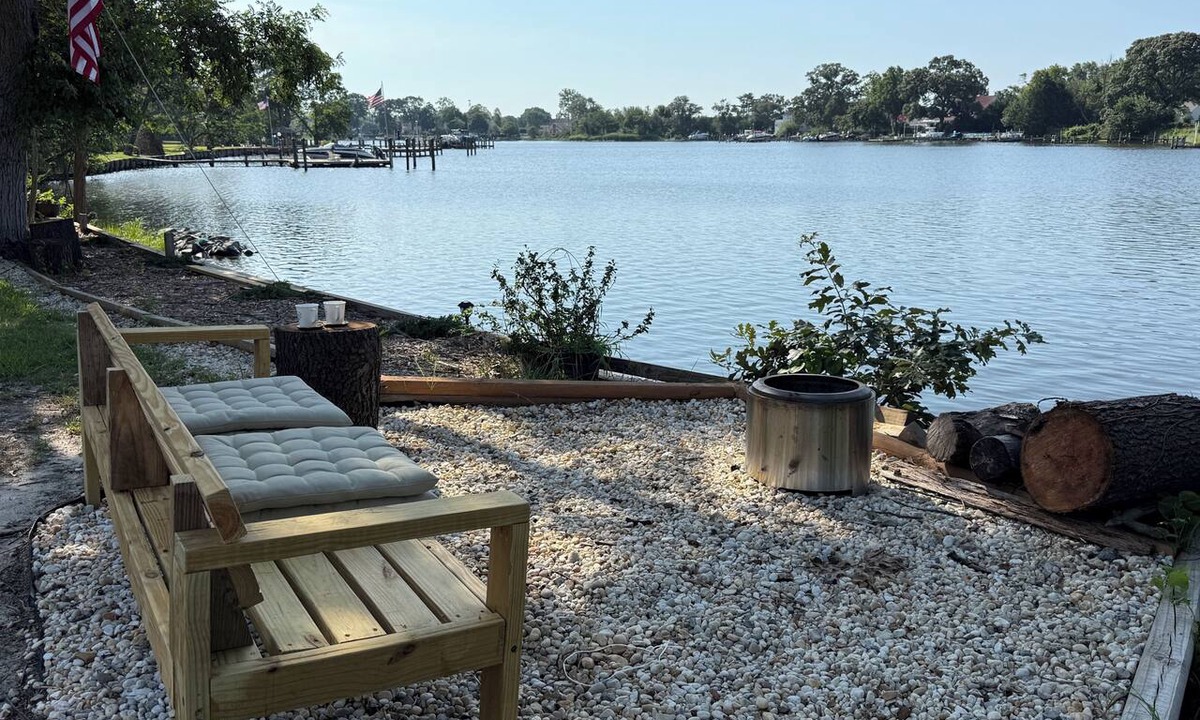 Fort Howard House | Private Chesapeake Retreat, Firepit, Kayaks, View.