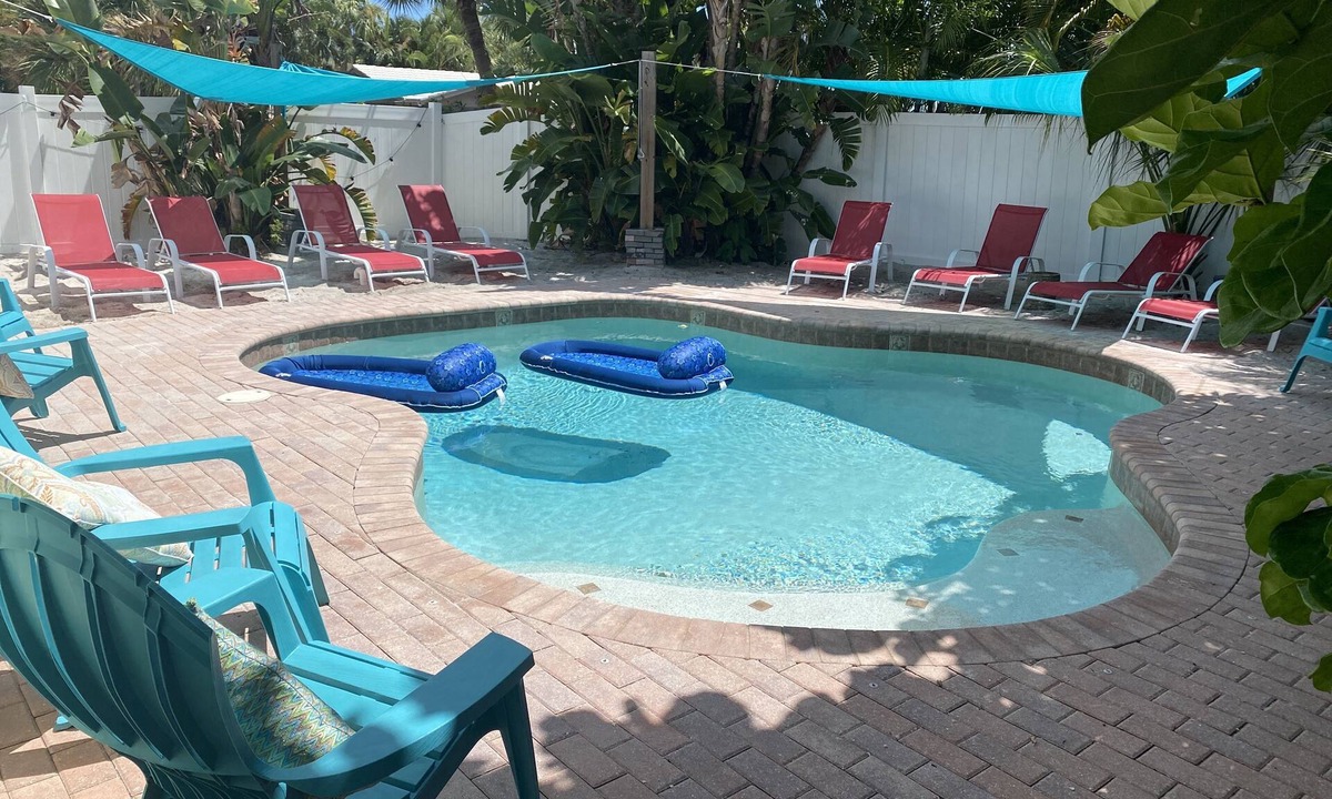 Don Cesar House | Private Heated Pool Beach Home 2/2 Sleeps 6 Pets ok Perfect Location