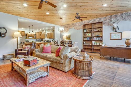 Saluda House | Private Hot Tub, Steps to Main St: Saluda Retreat