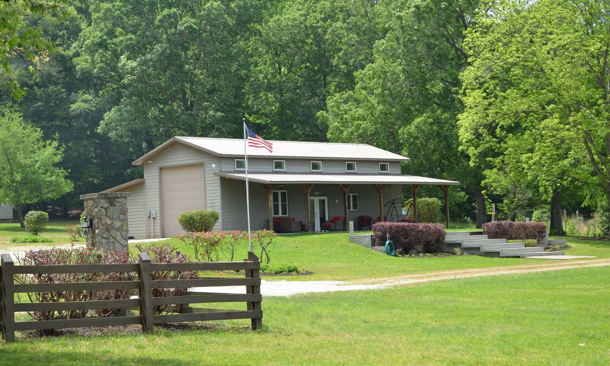 Calhoun Falls House | Private lake with breathtaking morning and sunset views! (Pet- Friendly)