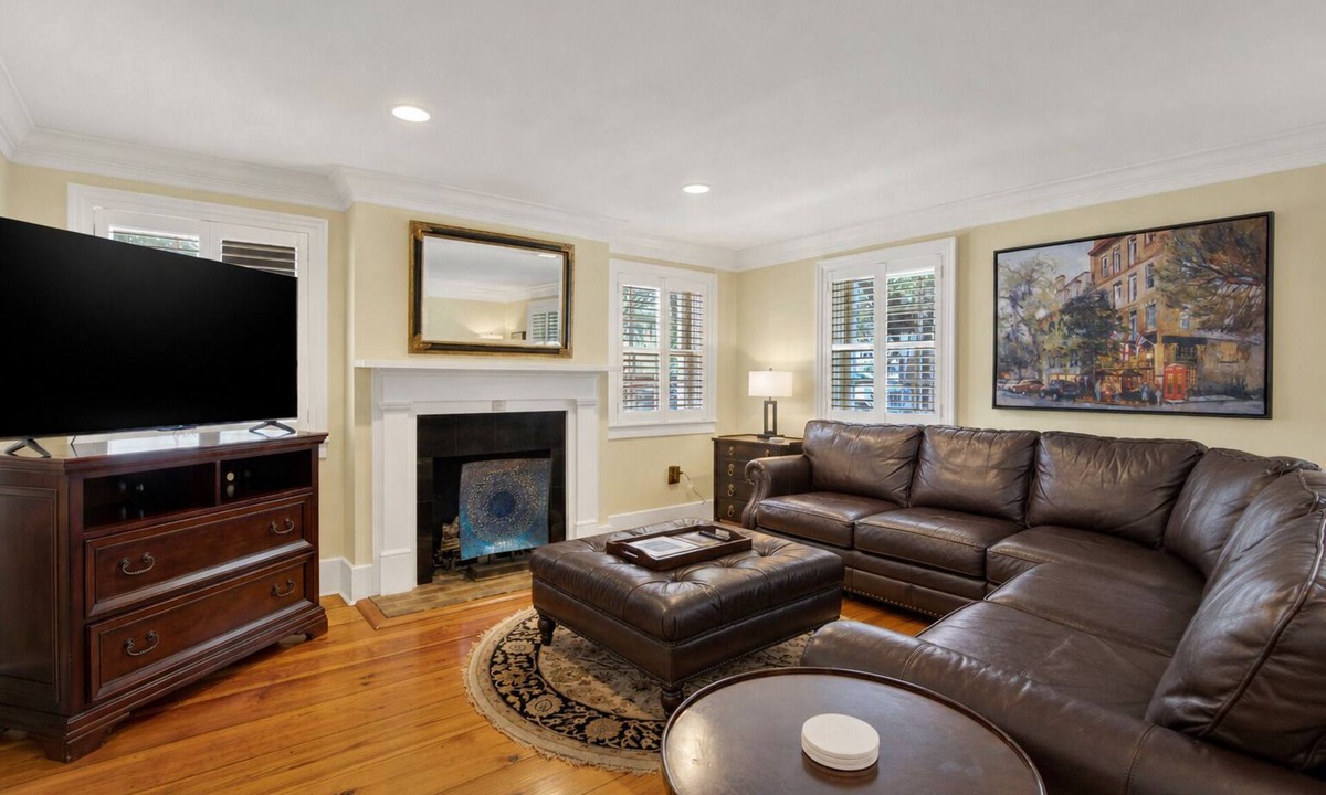 Historic Downtown Savannah House | Private Parking, Walk Everywhere, Heated Pool Access