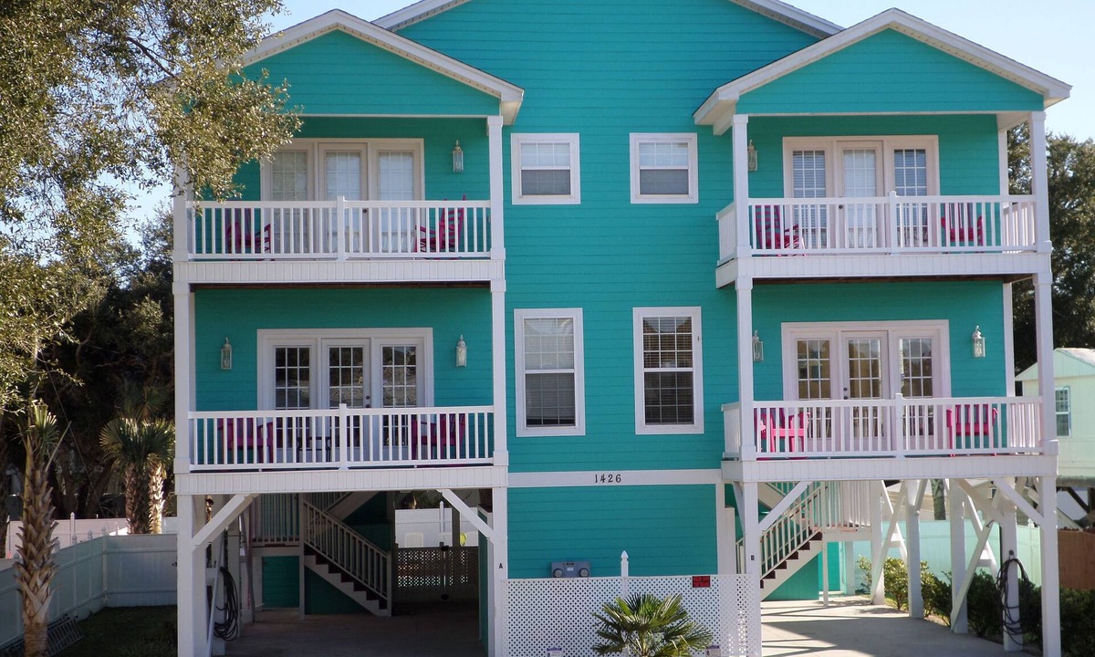 Garden City House | -PRIVATE POOL-1 BLK TO BEACH-OUTDOOR DINING/KITCHEN-PET & FAMILY FRIENDLY!