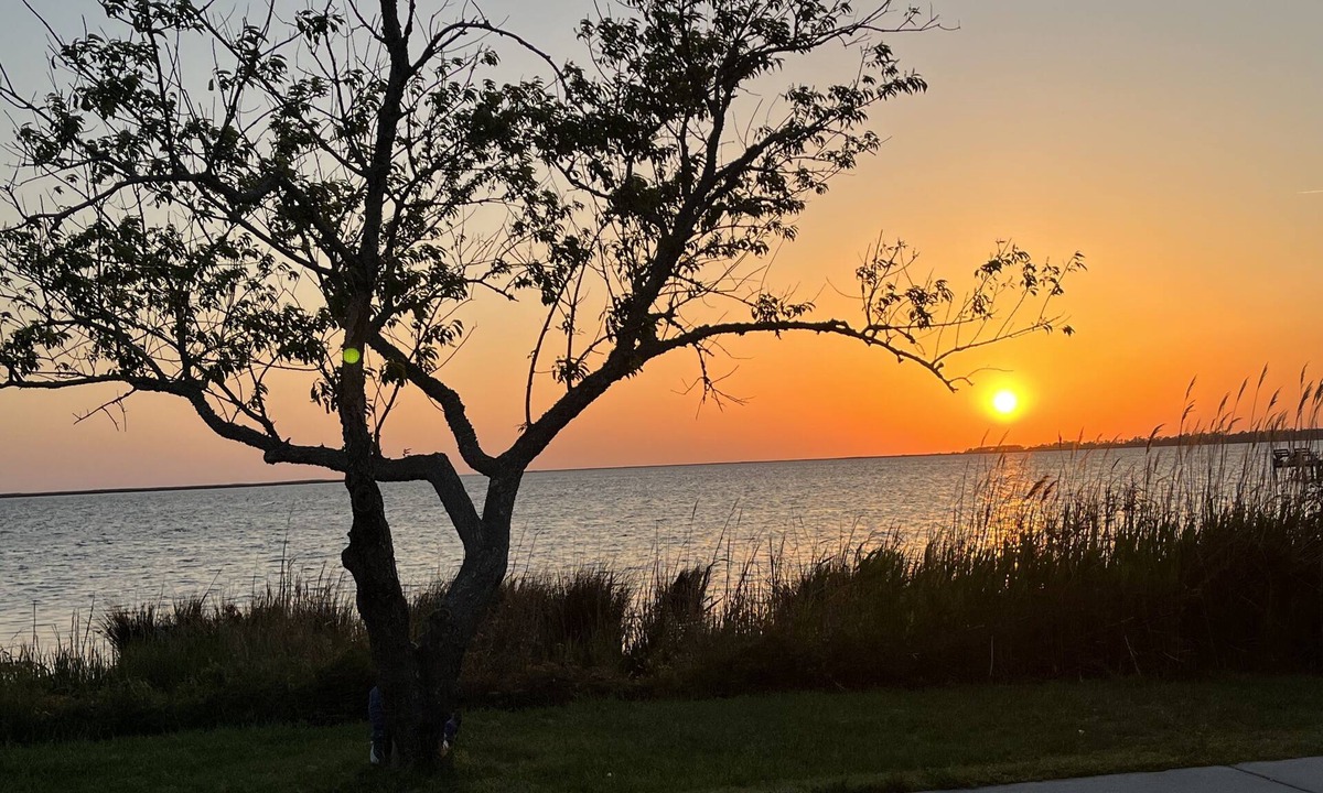 Colington Apartment | PRIVATE SUITE⭐️OUTERBANKS⭐️CENTRAL ⭐️KDH⭐️WALK TO SOUND SUNSET OR BEACH⭐️