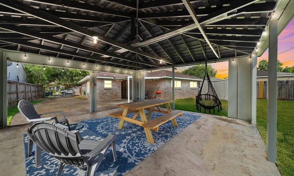 Southbelt/Ellington House | Private Yard Oasis: 4BR Home, Sleeps 10