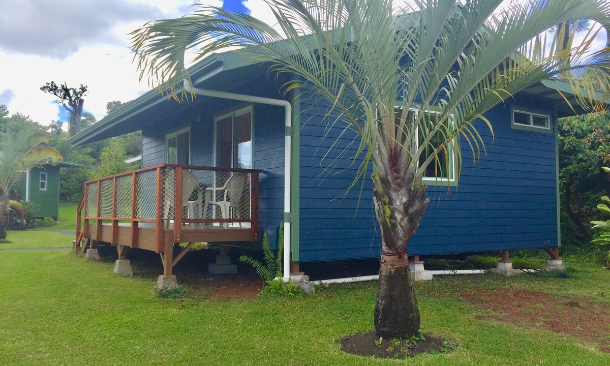 Pahoa Cottage | Puna Rainforest Retreat Hotspring - Blue Ginger Cottage