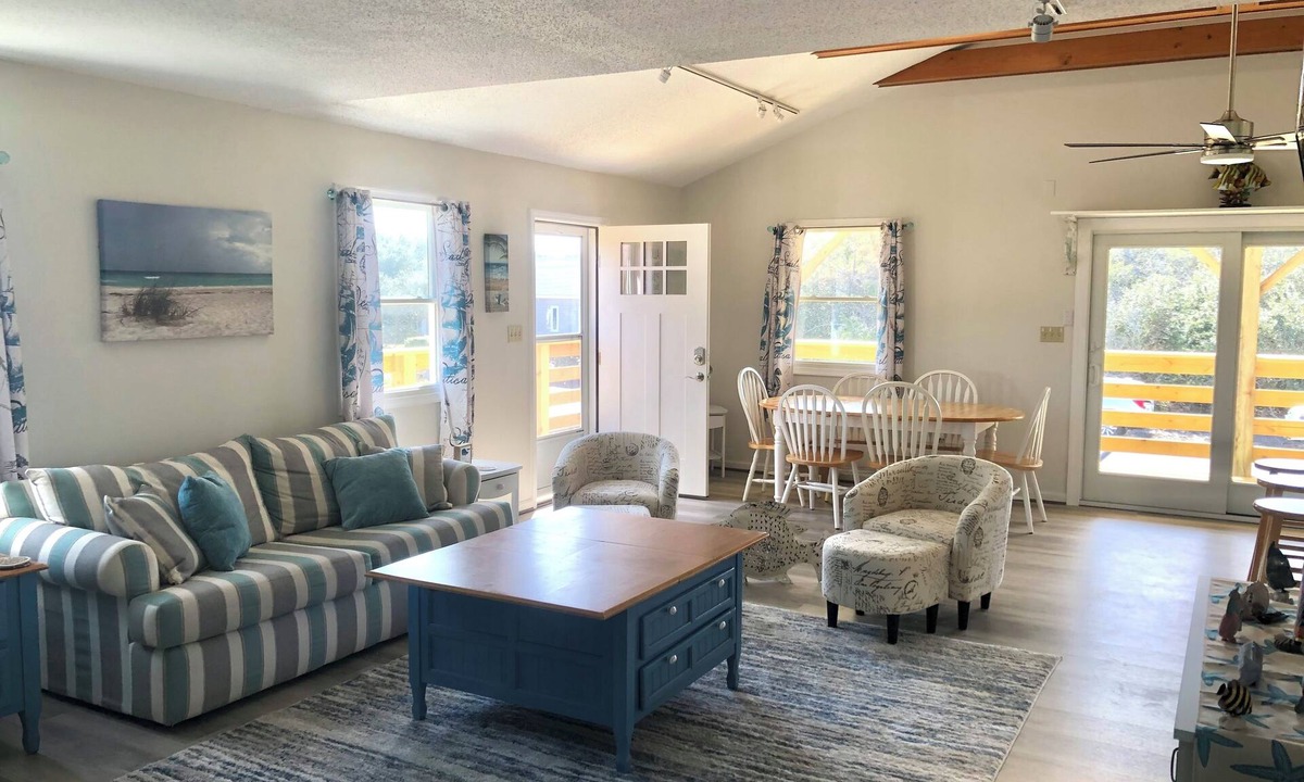 Nags Head Cottage | Quaint 4-bedroom cottage in Nags Head located just minutes from white silky sand