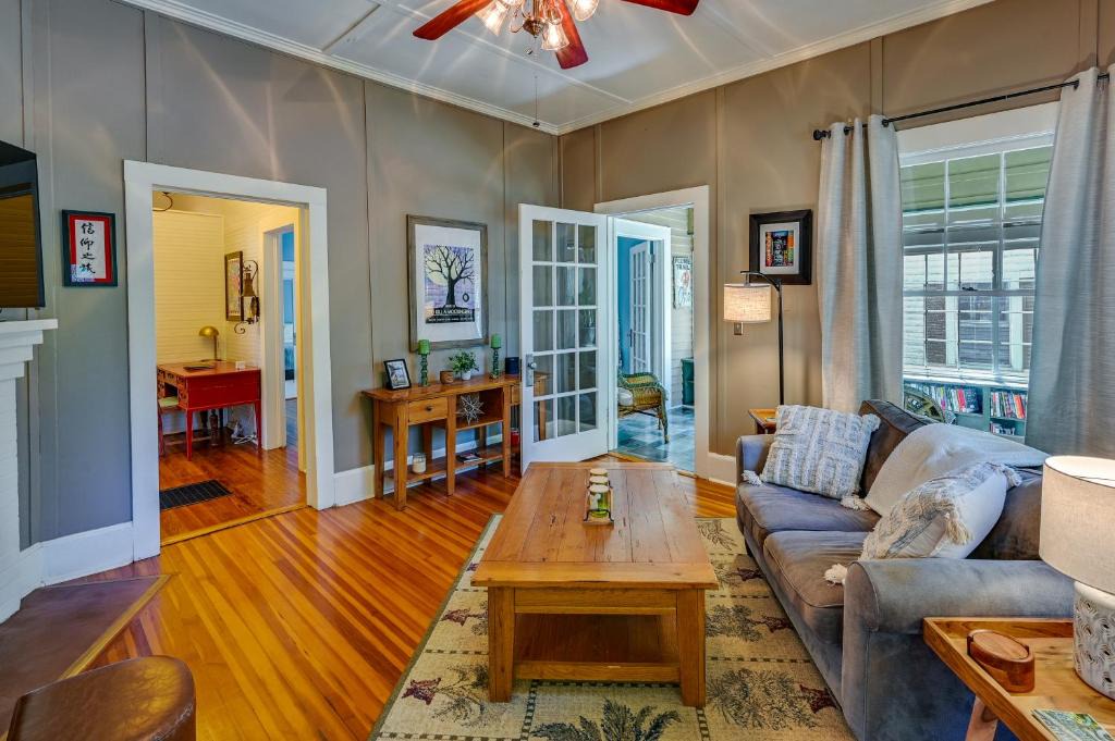 Anderson House | Quaint Anderson Home w/Sunroom, Walk To Downtown!