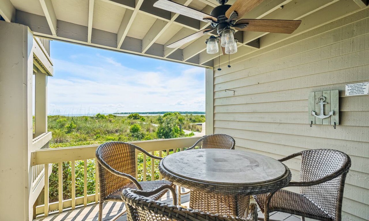 Seabrook Island Condo | Quaint Oceanfront, Pets ok, Pools, Golf, Amenity card! 1389 Pelican Watch