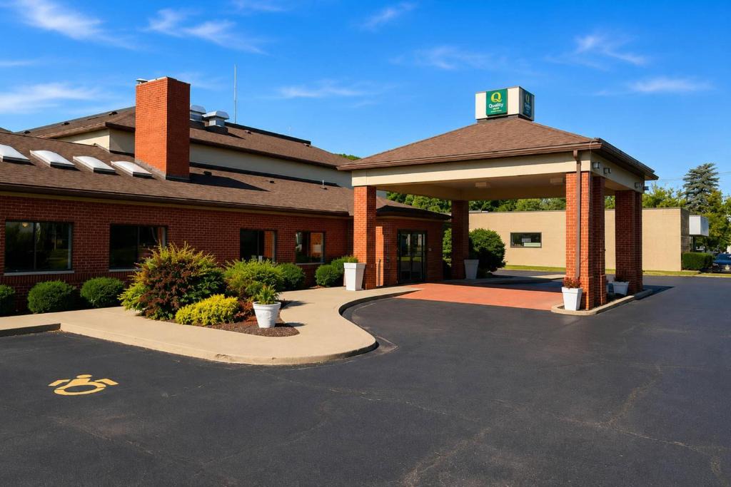 Corning Hotel | Quality Inn Corning