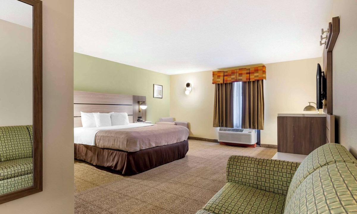 Southwest Raleigh Hotel | Quality Inn Raleigh Downtown