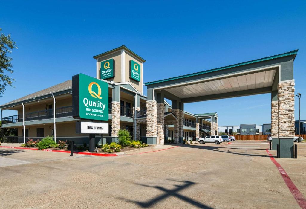 Garland Hotel | Quality Inn & Suites Garland - East Dallas