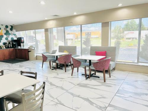 McDonough Hotel | Quality Inn & Suites McDonough South I-75