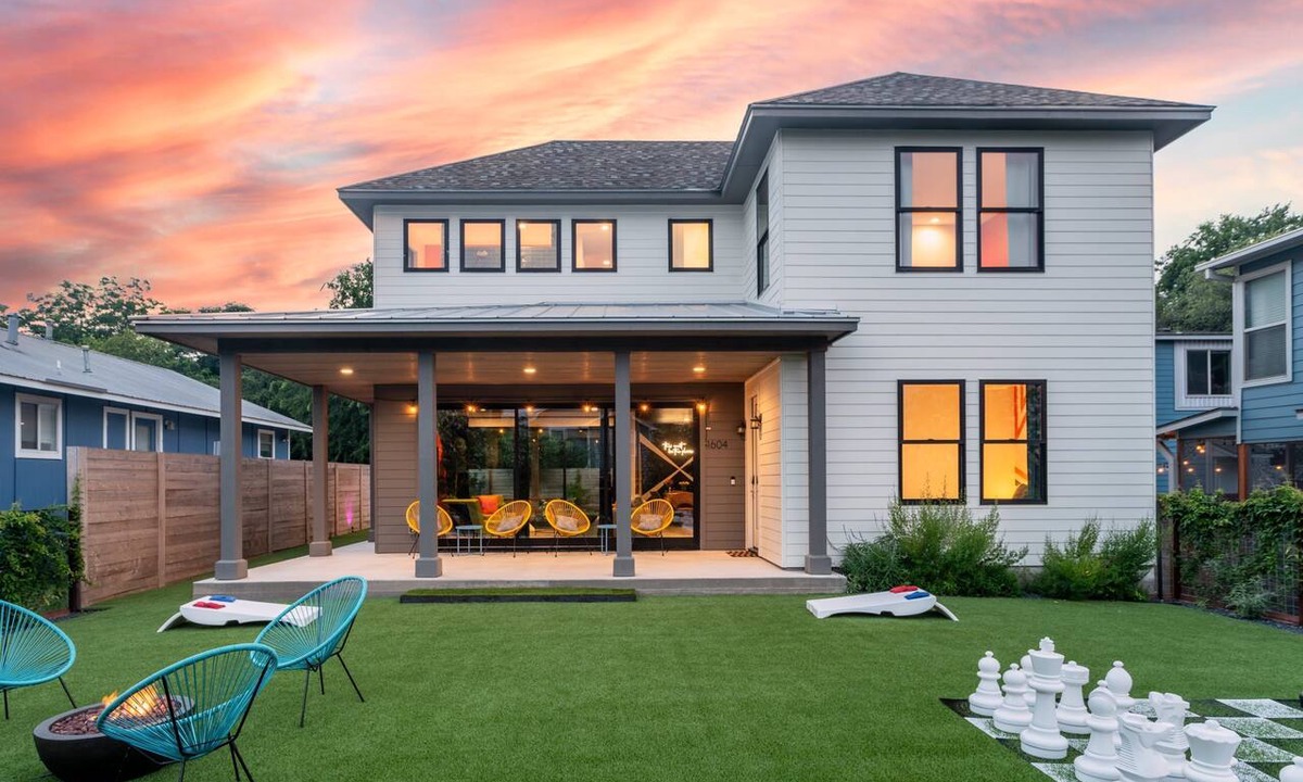 Chestnut House | Queen s Gambit - 7 min Uber to Downtown ATX