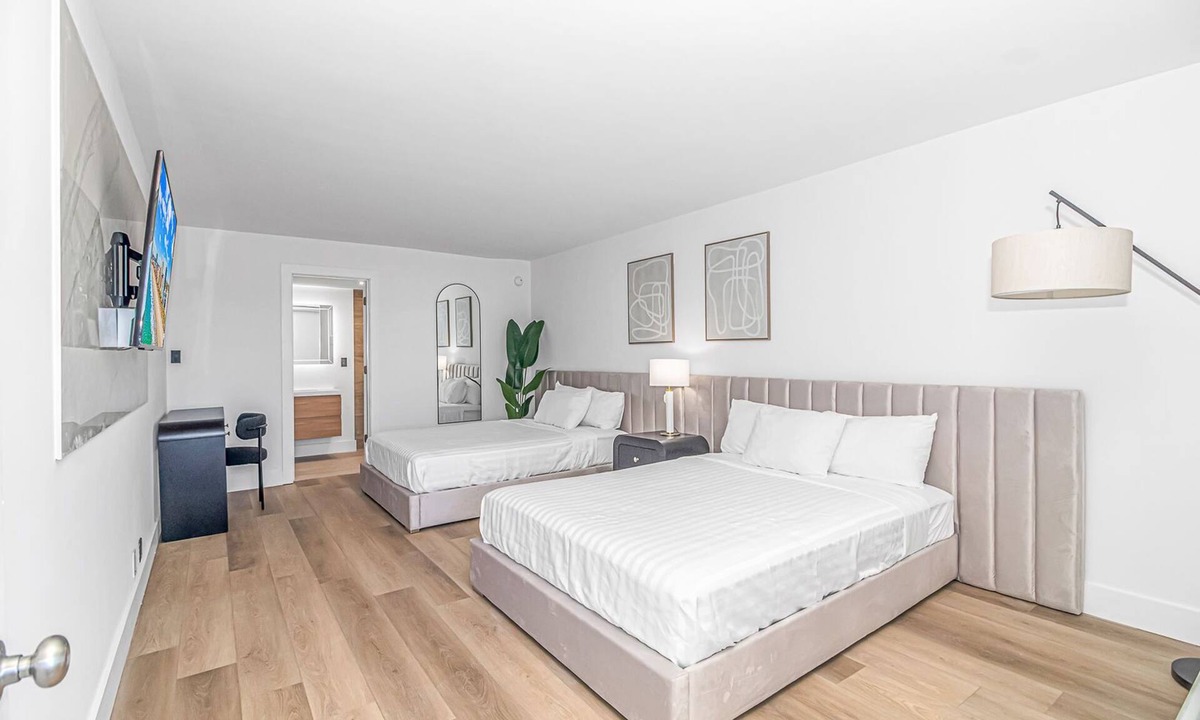 Myrtle Beach Hotel | Queen Suite/Fifth and Ocean