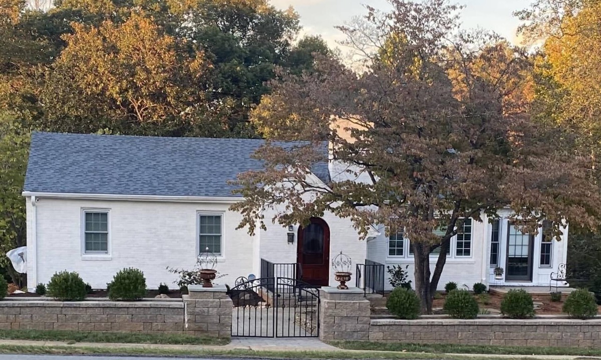 Boonsboro House | Quiet 3 BR Brick Cottage Convenient Location