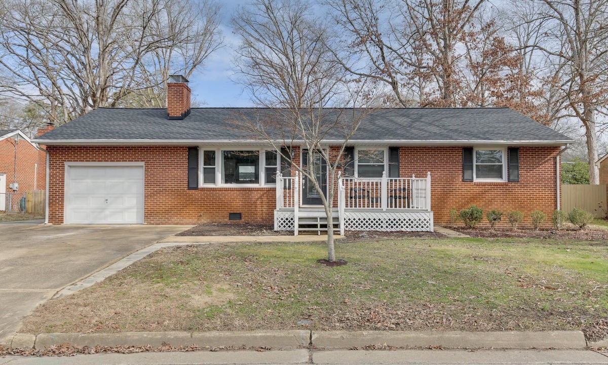 North Newport News House | Quiet and modernized Fully Furnished Property in Newport News, Pet Friendly!