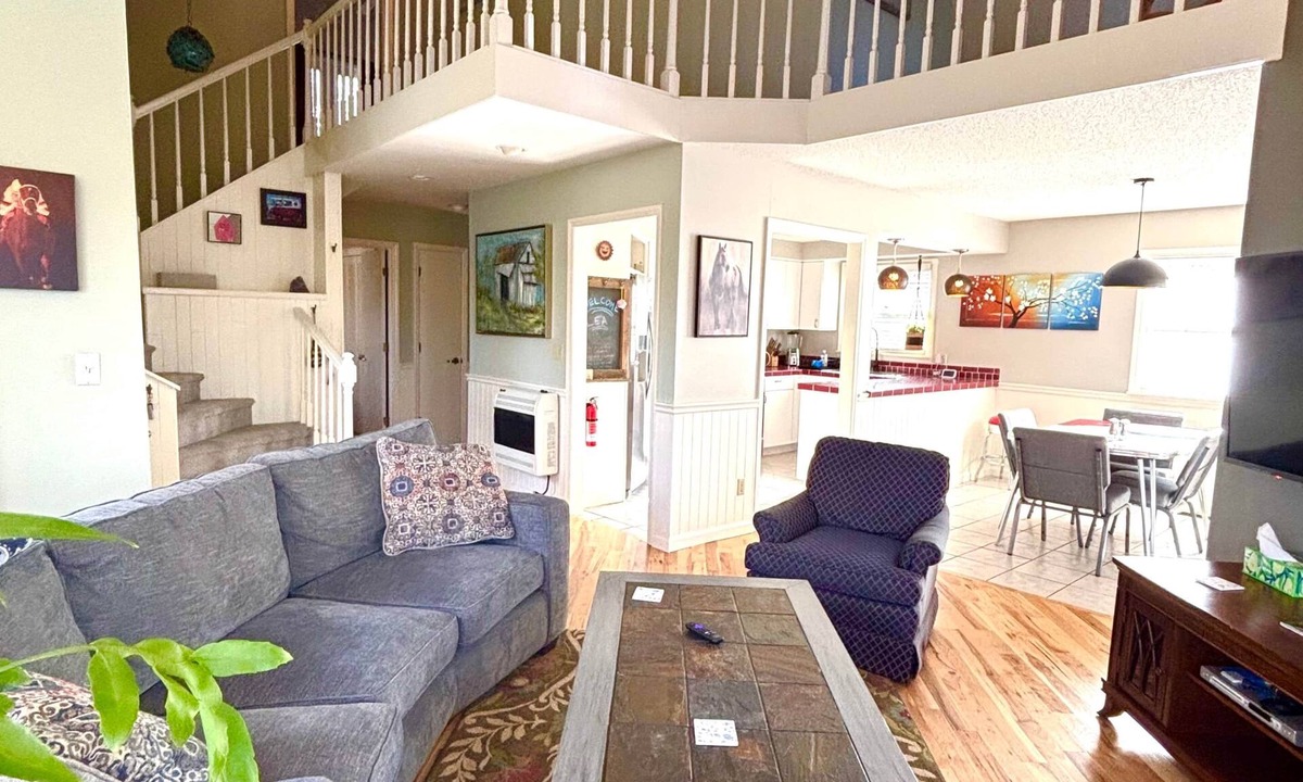 Columbus House | Quiet and secluded home, 3.5 miles to TIEC