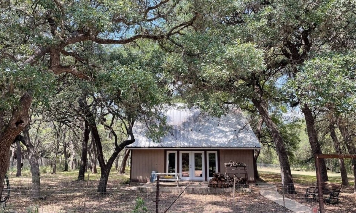 Leakey House | Quiet Country House in Leakey