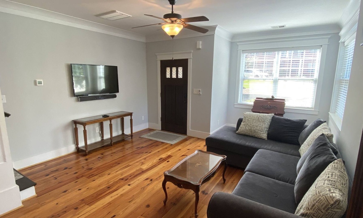 Davidson House | Quiet Downtown Davidson Townhome