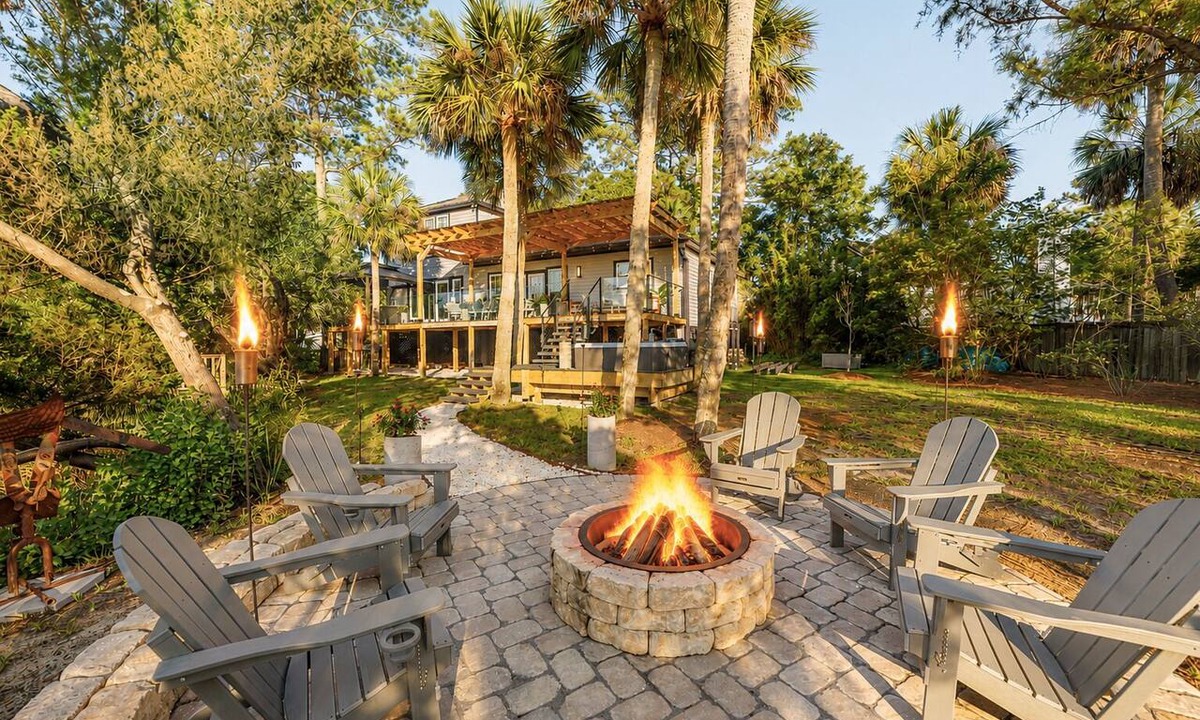 Savannah House | Quiet Savannah Marsh-Front Sanctuary l Hot Tub l Fire Pit l