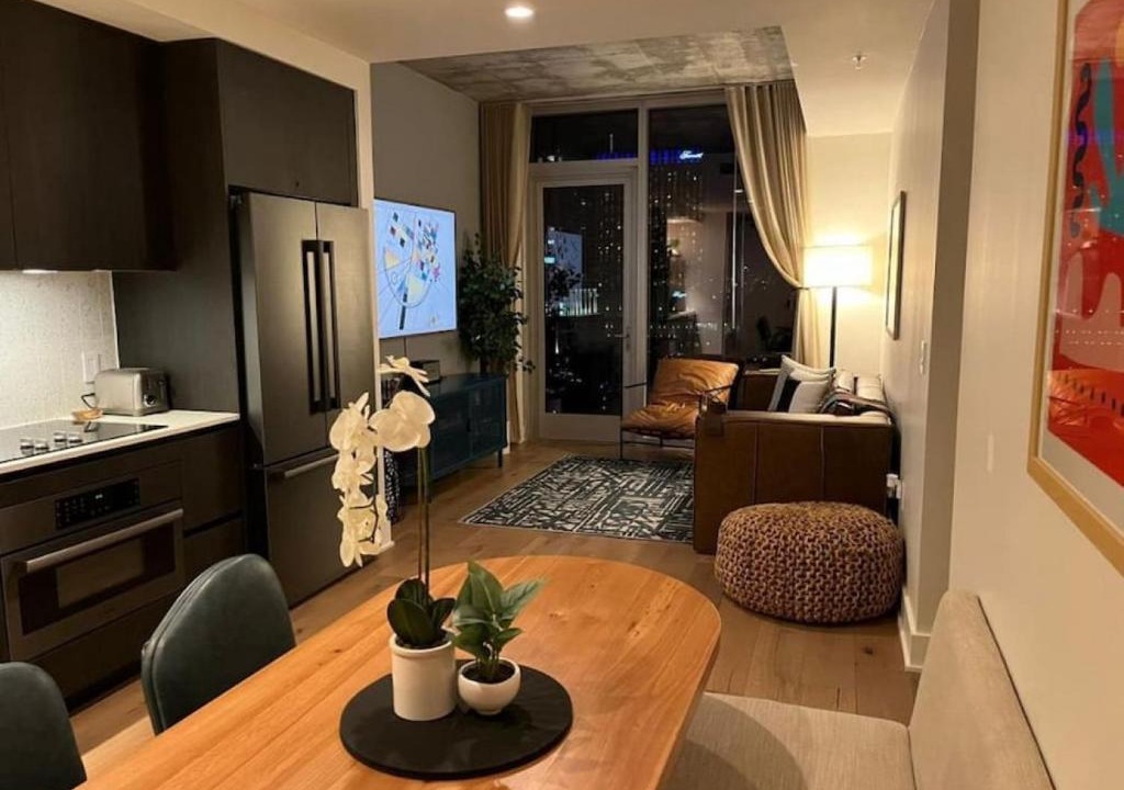 Rainey Street Historic District House | Rainey St -Luxury 1BR - Top Amenities -RT Pool -17