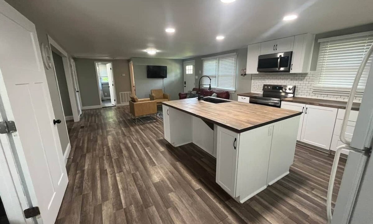 Southwest Raleigh House | Raleigh 3BR Home with EV Charger & Game Arcade