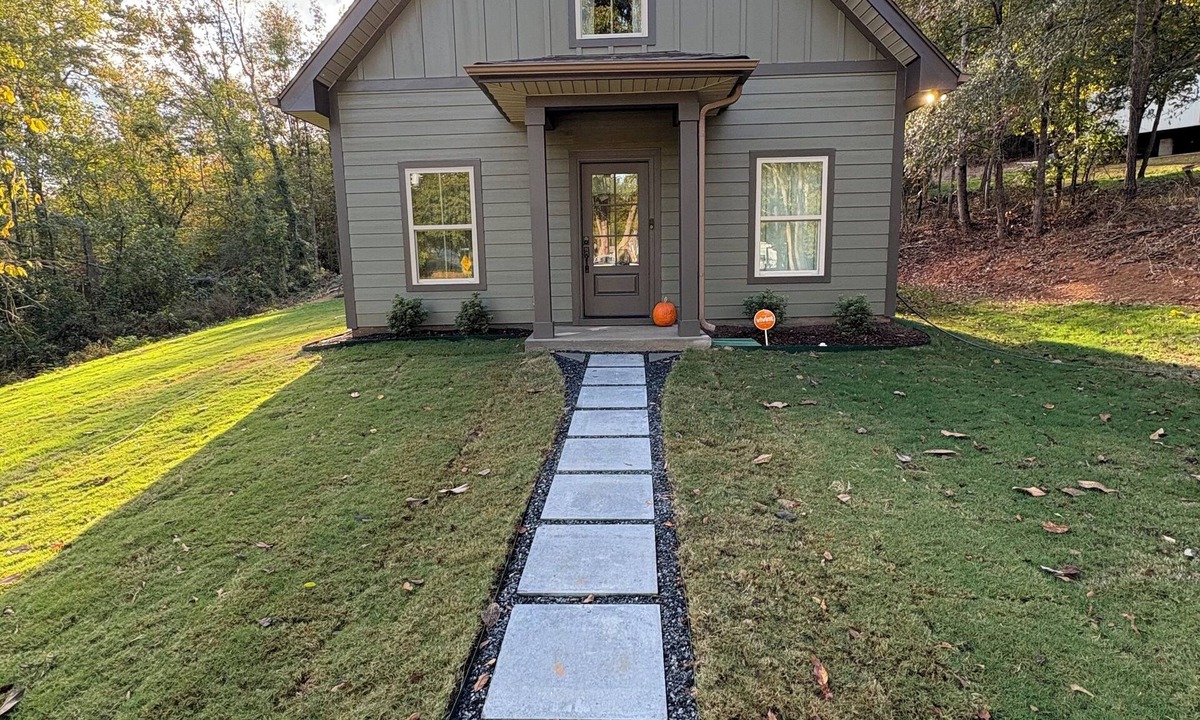 Greenville House | Rally and Rest at the Ruins - Cozy 2 bed/2 bath home near Traveler's Rest