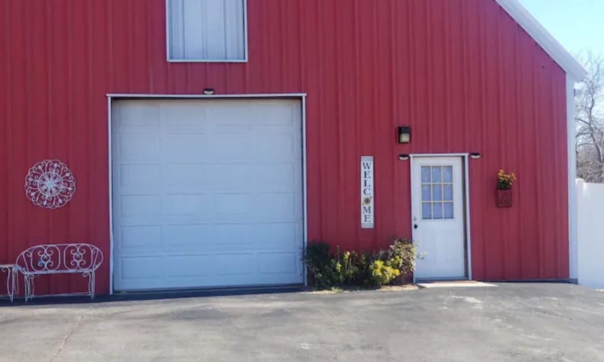 Shawnee Cabin | Red Barndominium