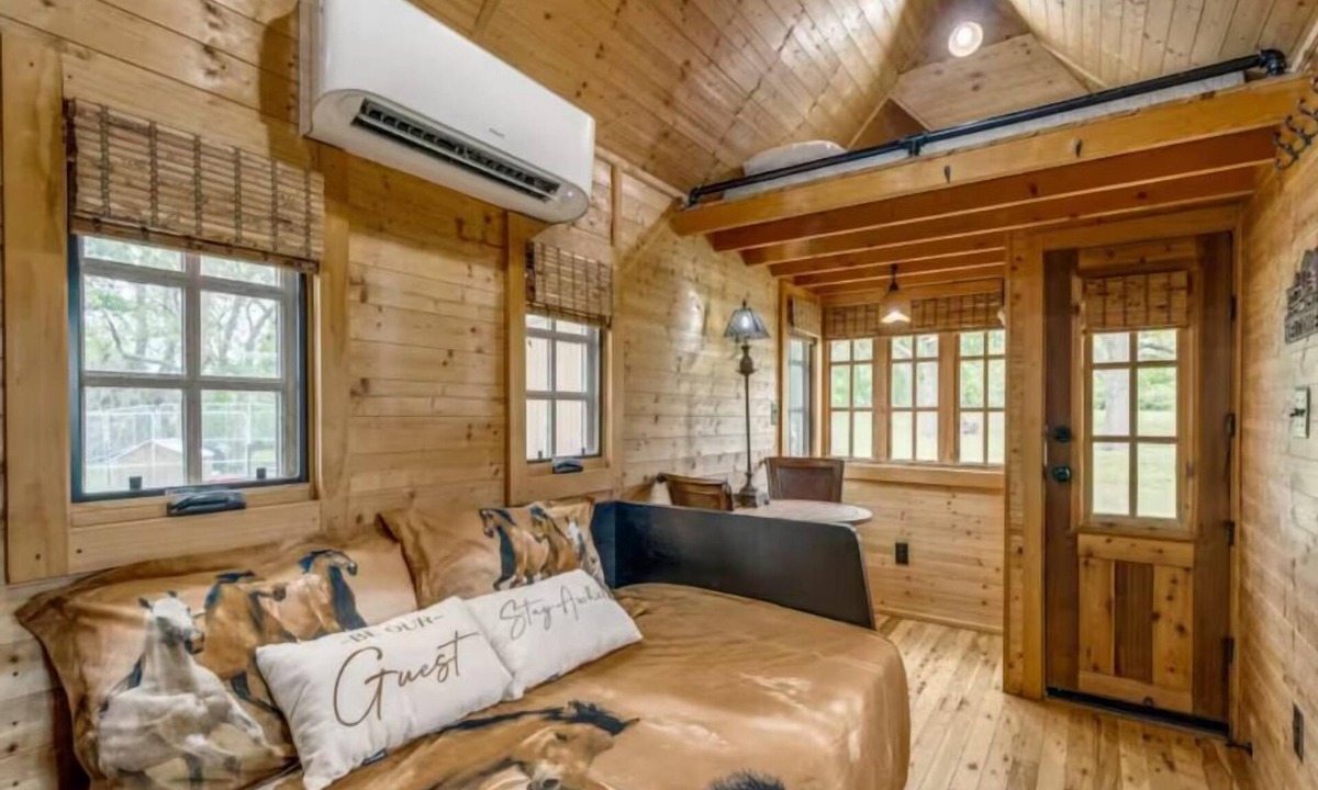 Gainesville Other | Redbud Falls Ranch Vacation Home, Horseback Riding