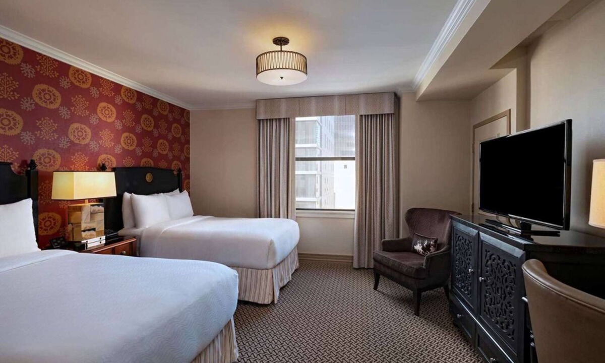 Downtown Austin Apartment | Relax and Rejuvenate! Swimming Pool, Pets Allowed, Near Texas State Capitol!