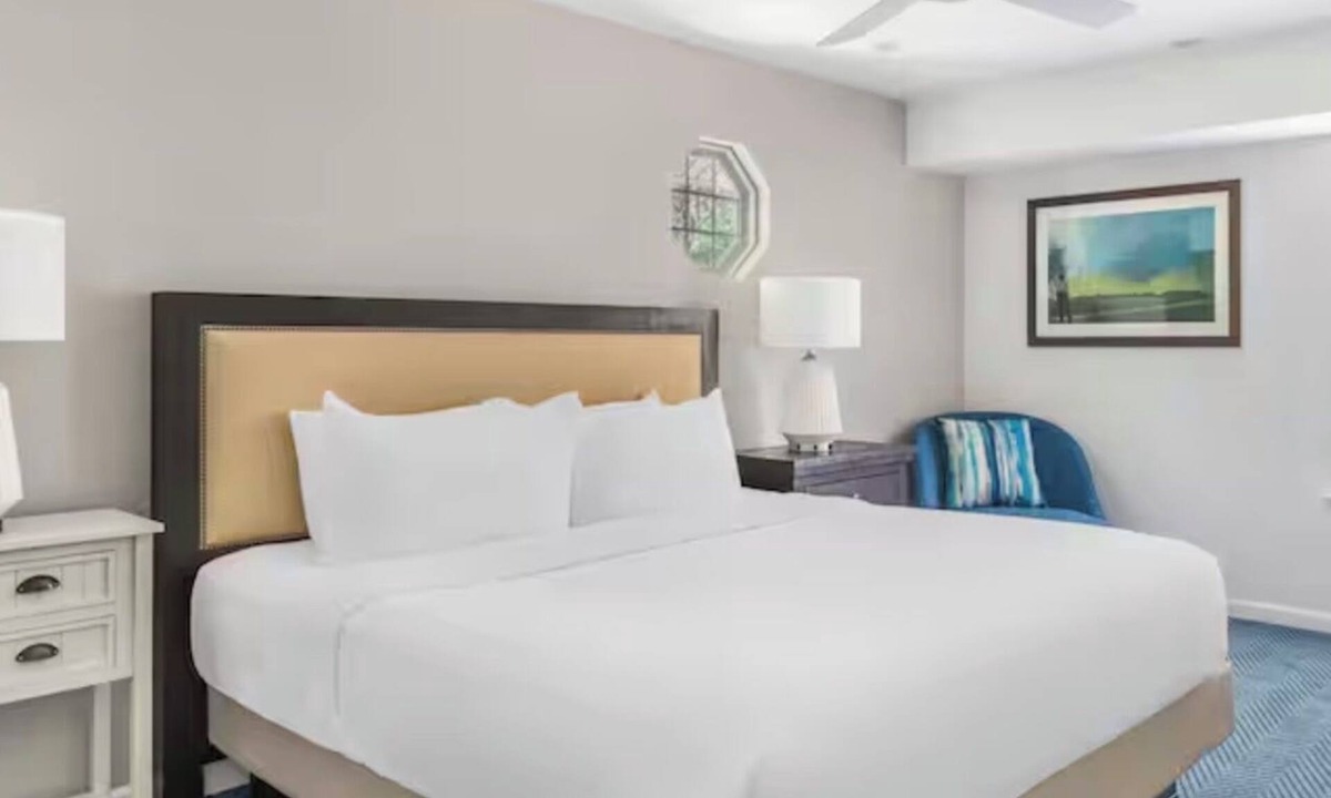 Sea Scape Resort | Relax in a 2-bedroom unit at Beachwoods by Hilton Resort in OBX Kitty Hawk, NC.